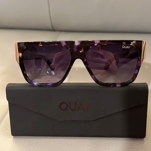 QUAY “GO OFF” SUNGLASSES -purple tortoise 52mm, case incl